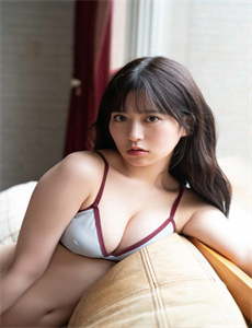 《小妖精抬起臀嗯啊H快穿》