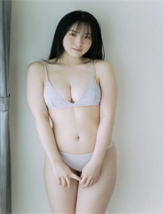 《美里麻衣》